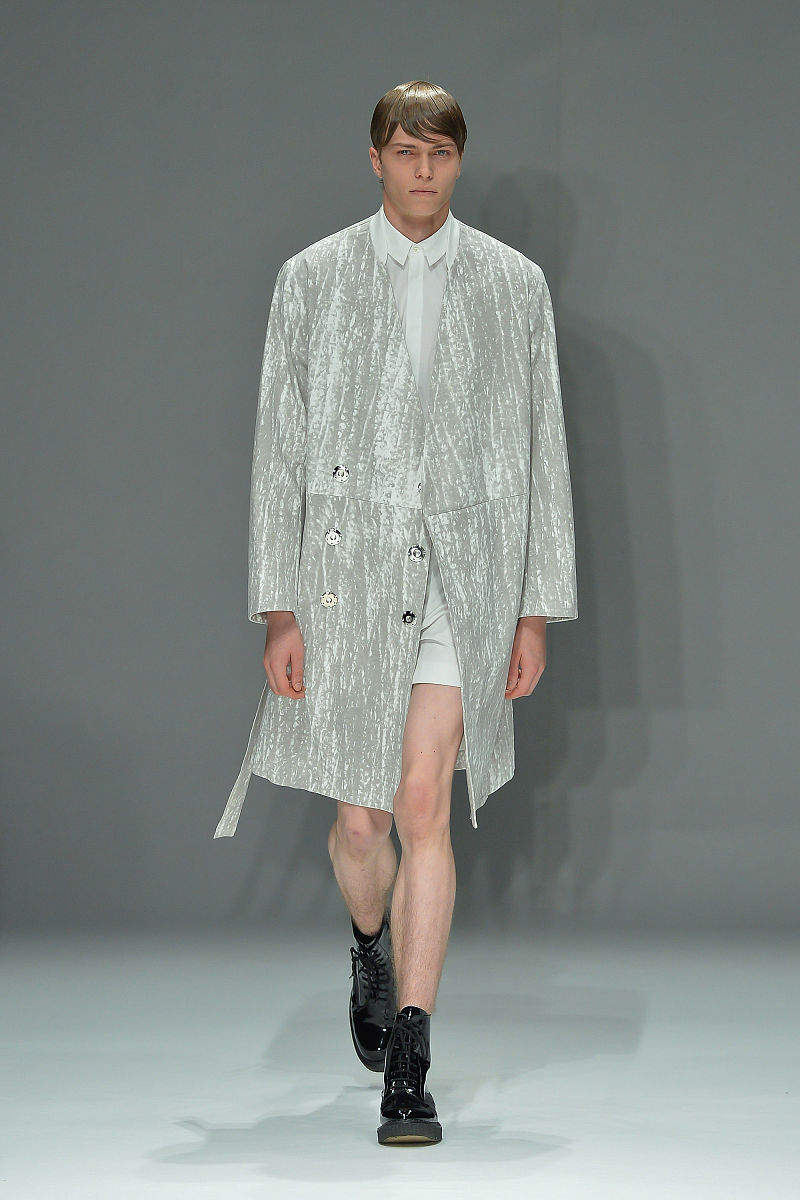 2014年10月16日讯,日本东京,10月16日,2015东京时装周(春夏):dressedu