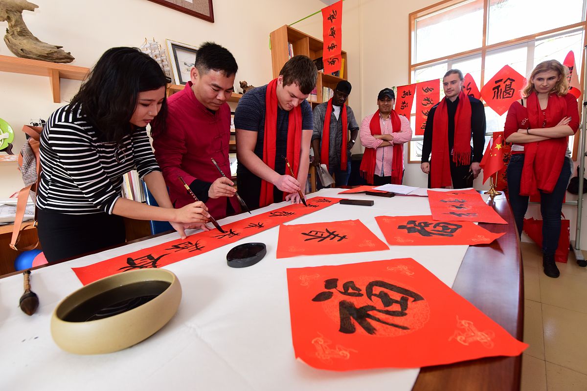 观《讲好中国故事，传播中华传统文化》有感：做新时代文化传承者