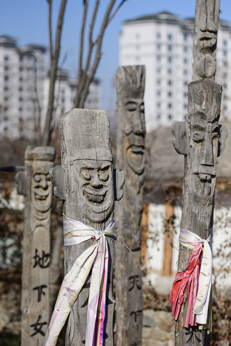 2015年10月10日,吉林延边,延吉市区和朝鲜族民俗村. 朝鲜族民俗村