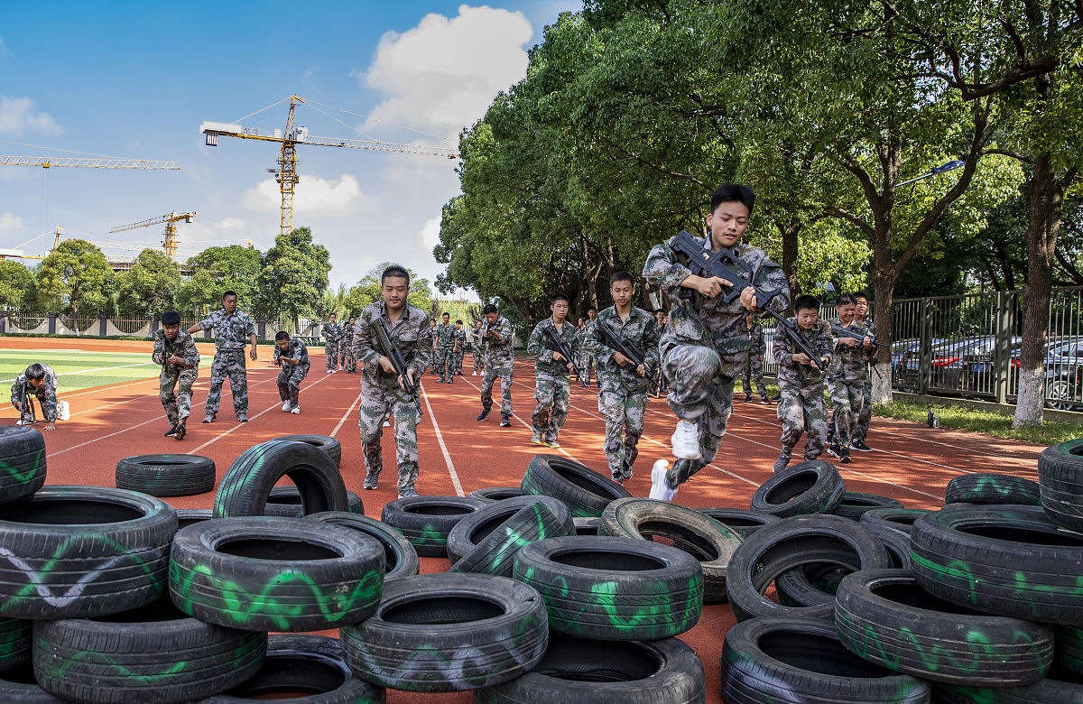 安吉艺术高级中学专业选择：音乐、舞蹈、戏剧、美术、设计等多个领域