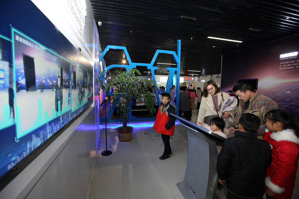 撰写参观区融媒体中心的收获与感受不超过20字