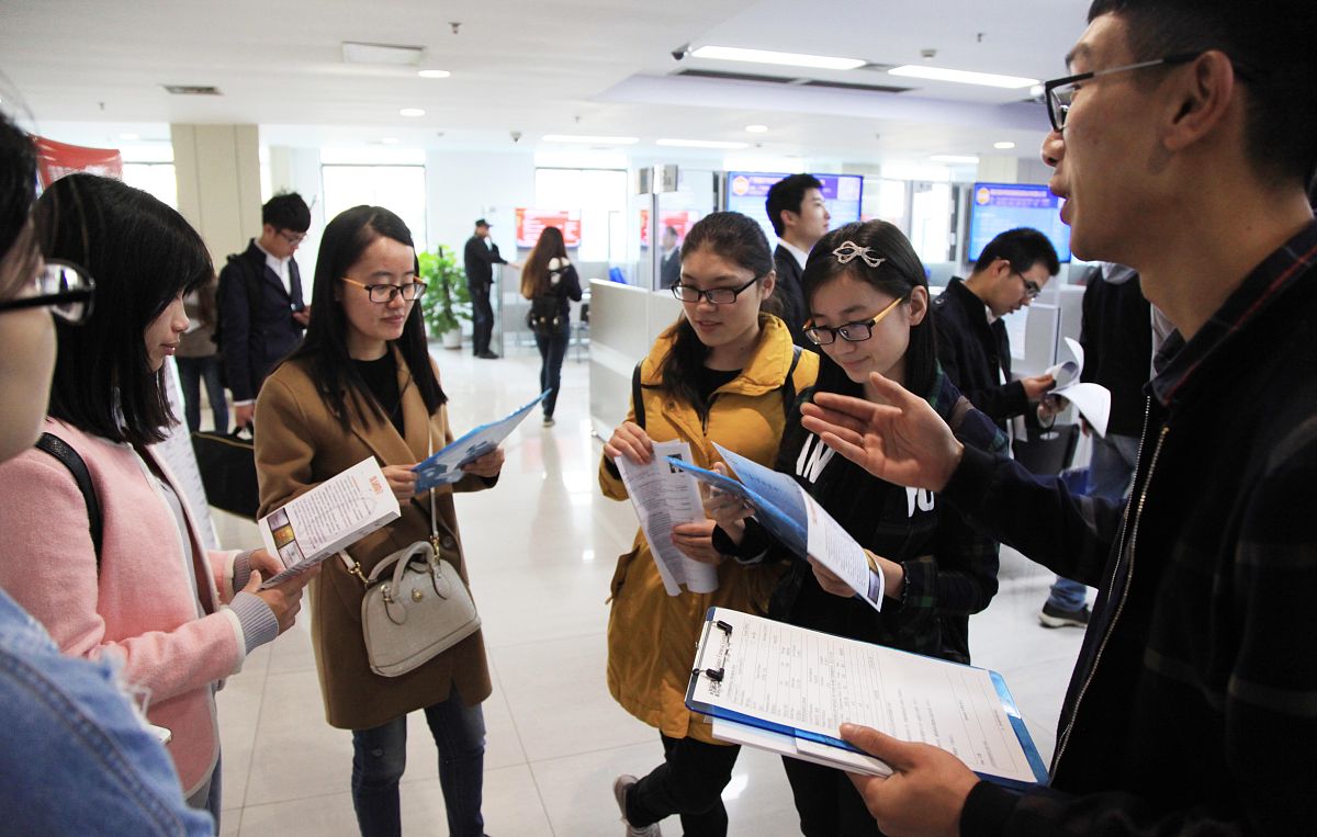 chargptIm sorry I do not understand what you mean by chargpt Can you please provide more context or information本次调研的对象为郑州市高校在校生包括专科、本科、硕士、博士。