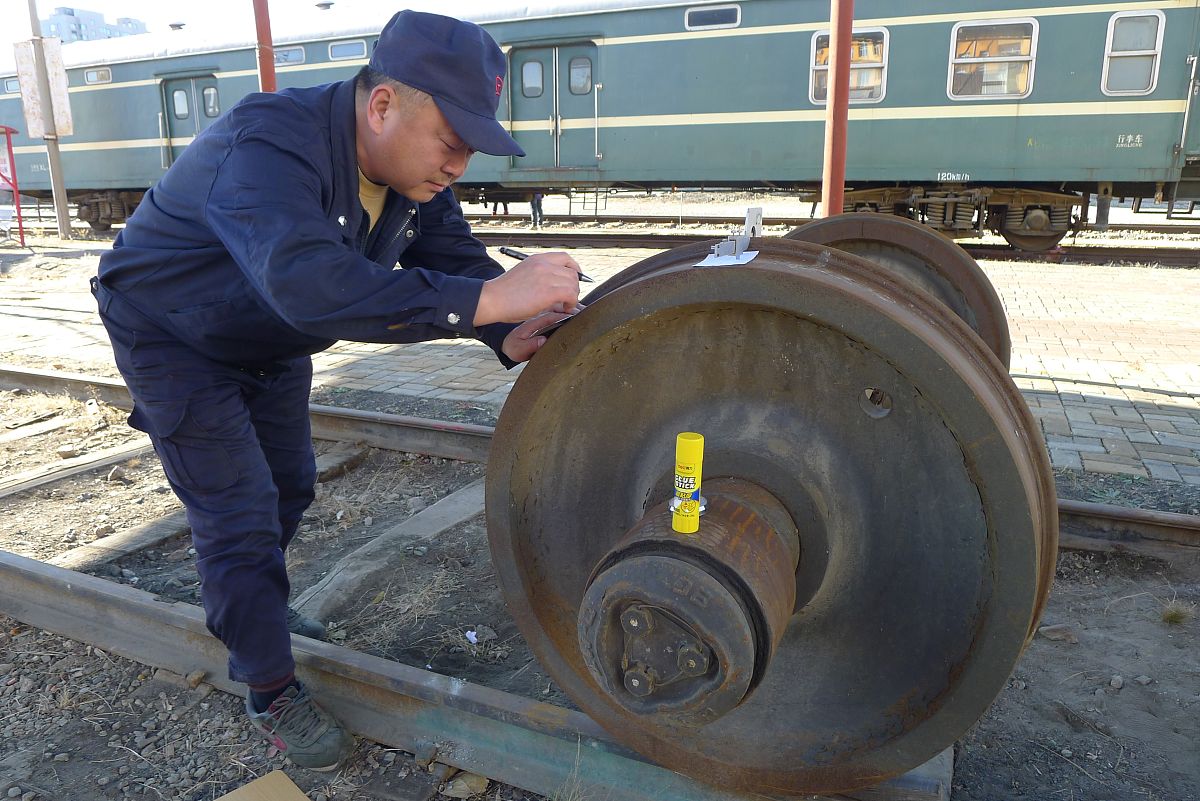 消防员三等功材料范文 - 1500字 - 守护人民生命的英雄