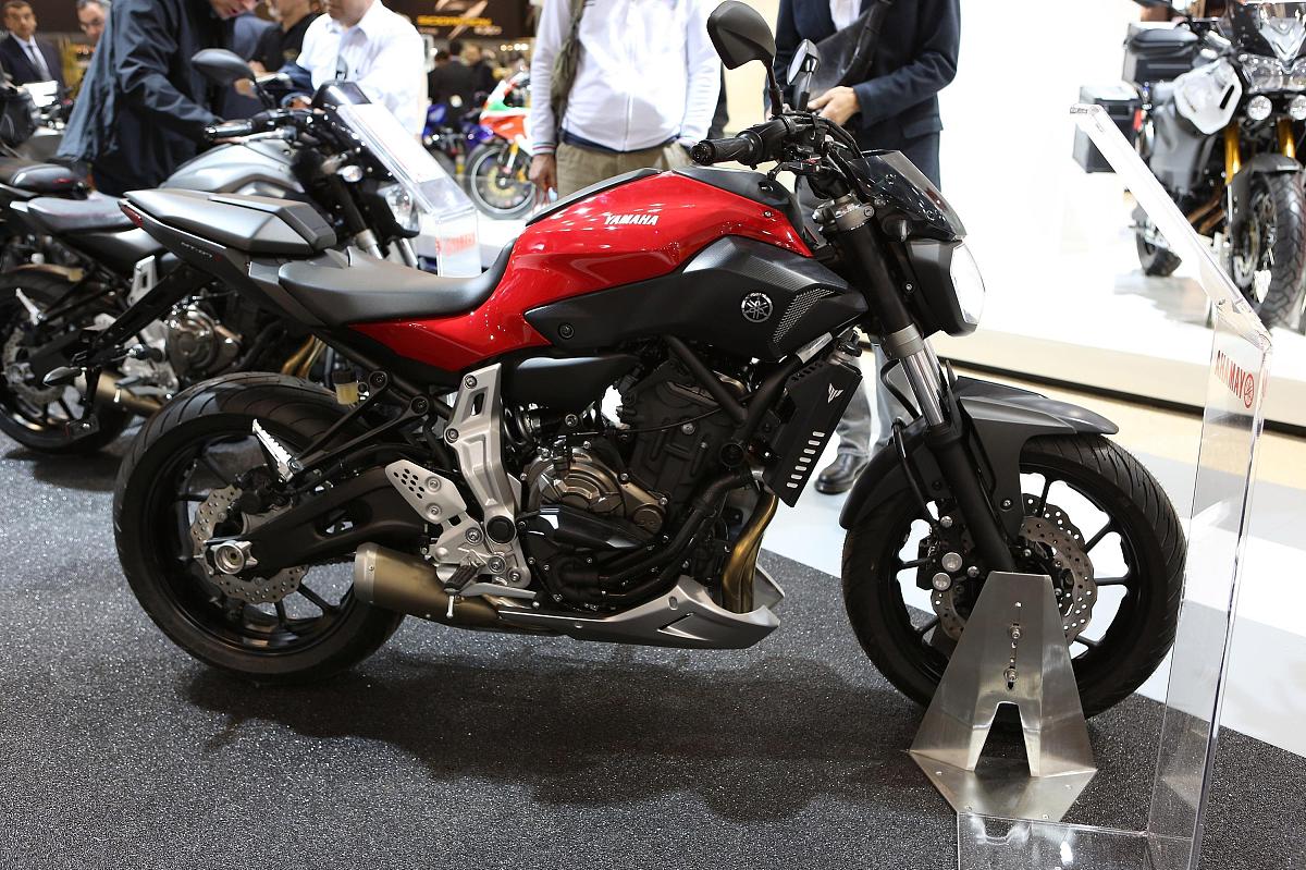 QJ450 vs 春风250：摩托车对比分析