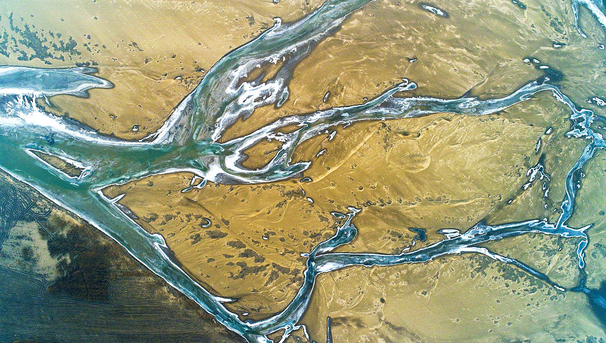 黄河流域径流量锐减：气候变化与人类活动的影响