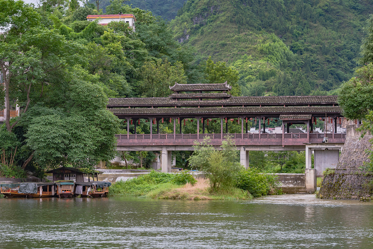 沈从文：20世纪中国文学巨匠，带你走进湘西世界