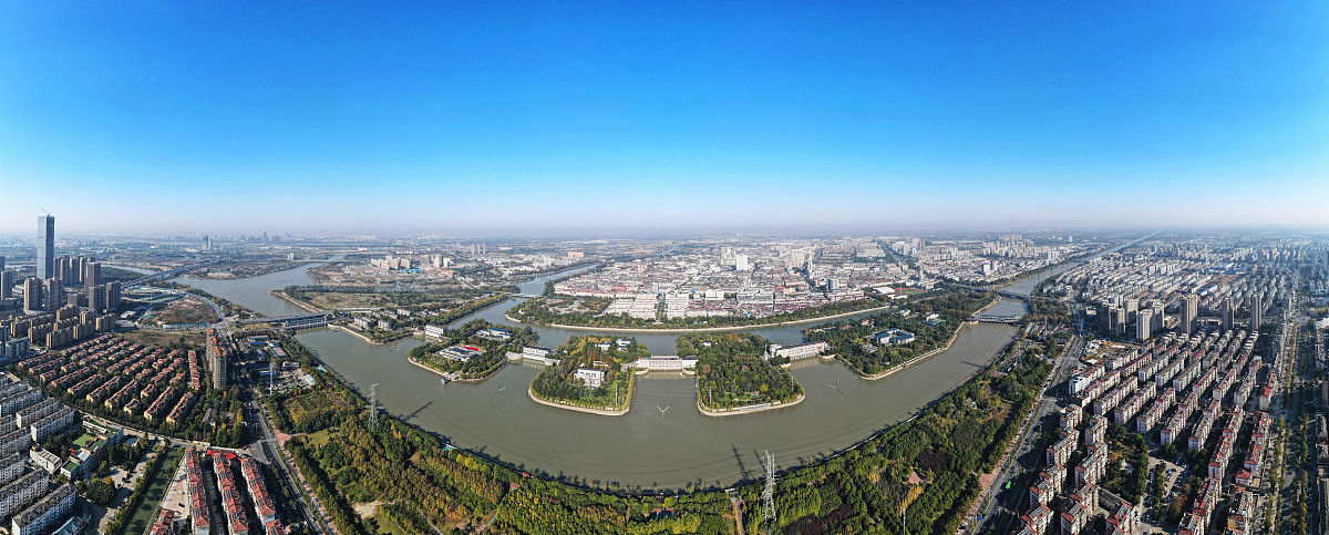 2021年11月11日,航拍江苏省扬州市江都水利枢纽风景区初冬景色.