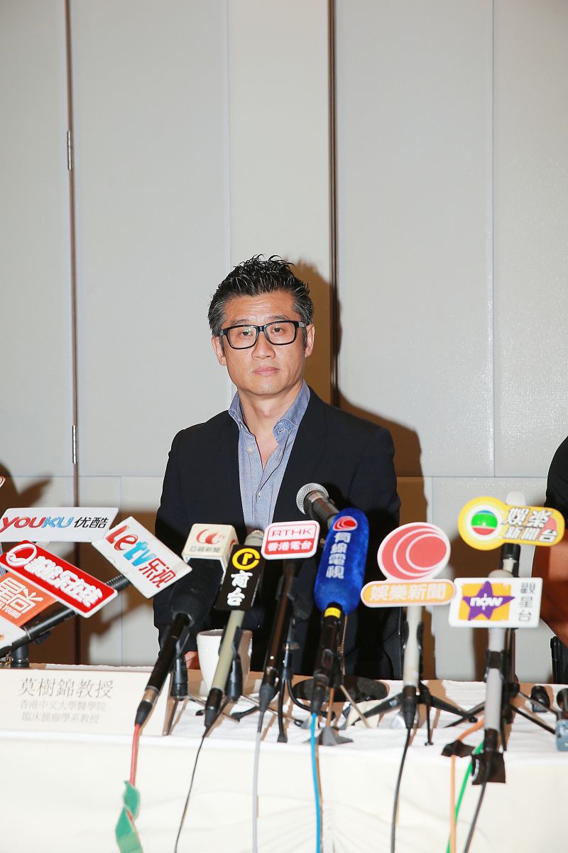 2013年6月25日,香港,香港武术导演刘家良逝世记者会. 莫树锦教授