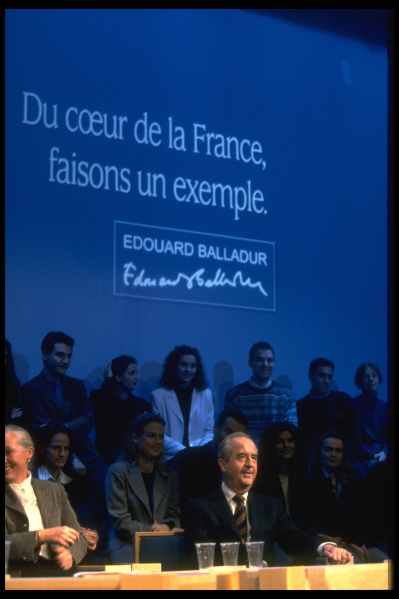 assume you are ShaoFeng to introduce the pyroptosis at the DIA annual conference 2023 prepare a framework for the presentation