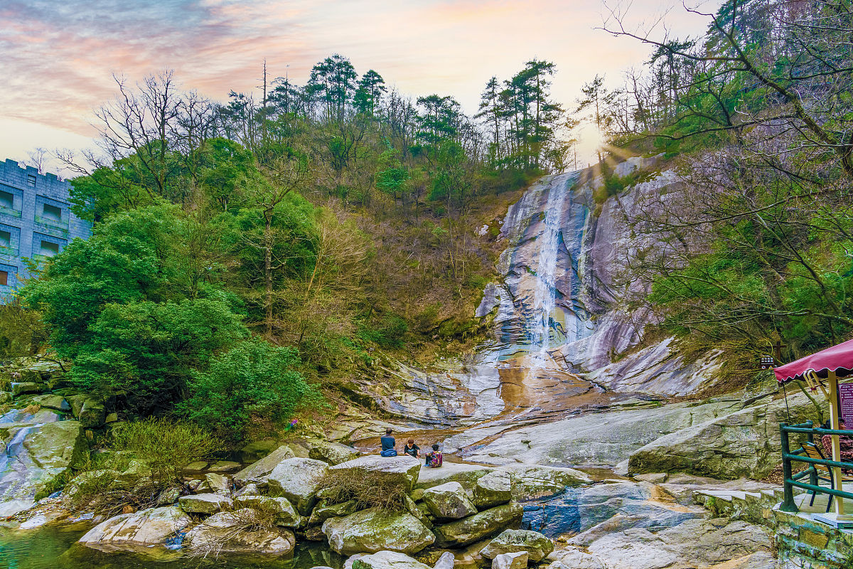 安徽金寨职业学校2021年招生简章 - 培养优秀职业人才的首选