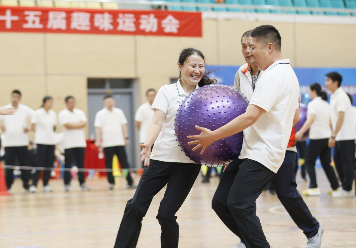 排球训练：从热身到团队合作，全面提升你的球技