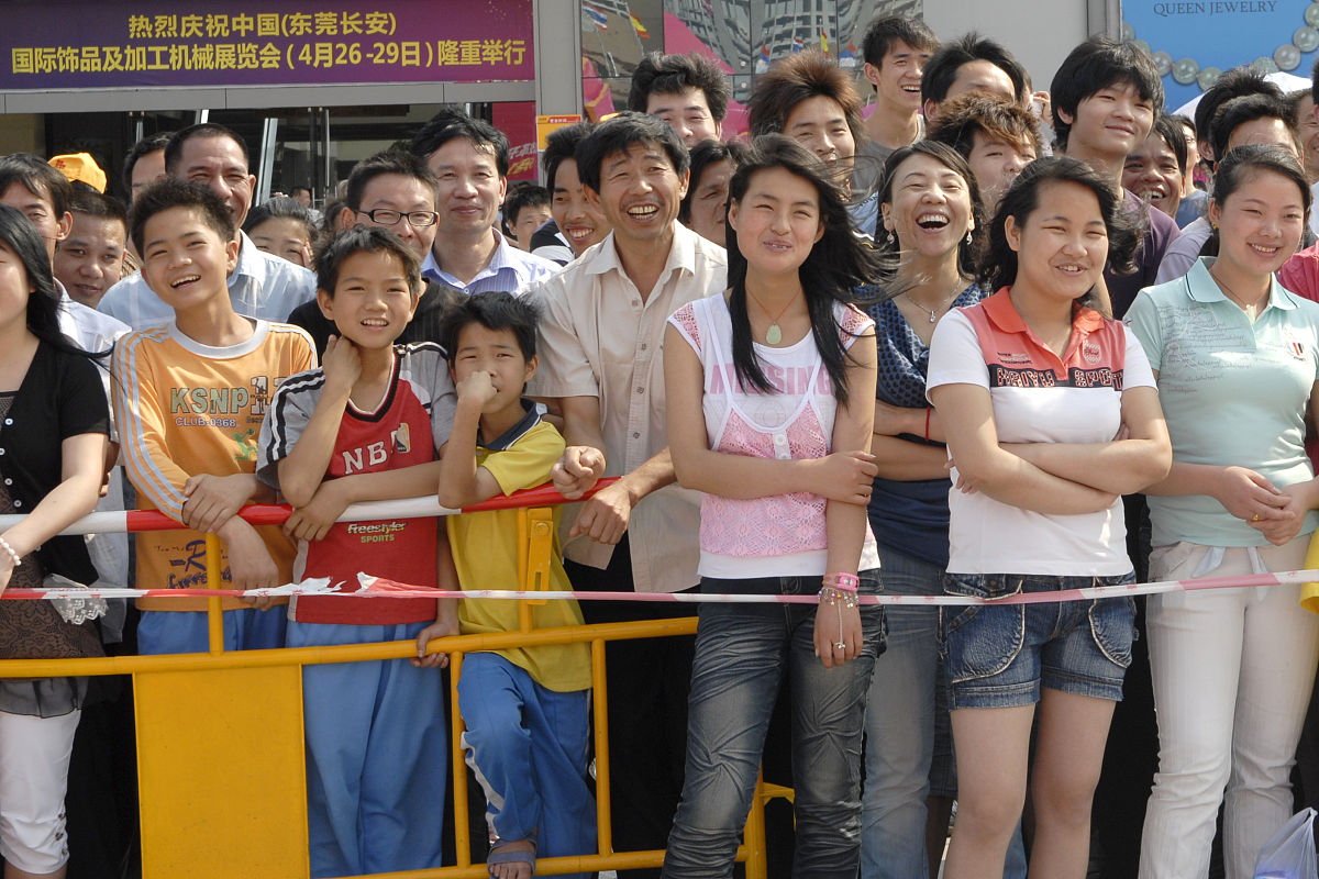 初中女生毕业选择贵阳中专职业学校幼师专业好吗？就业前景分析