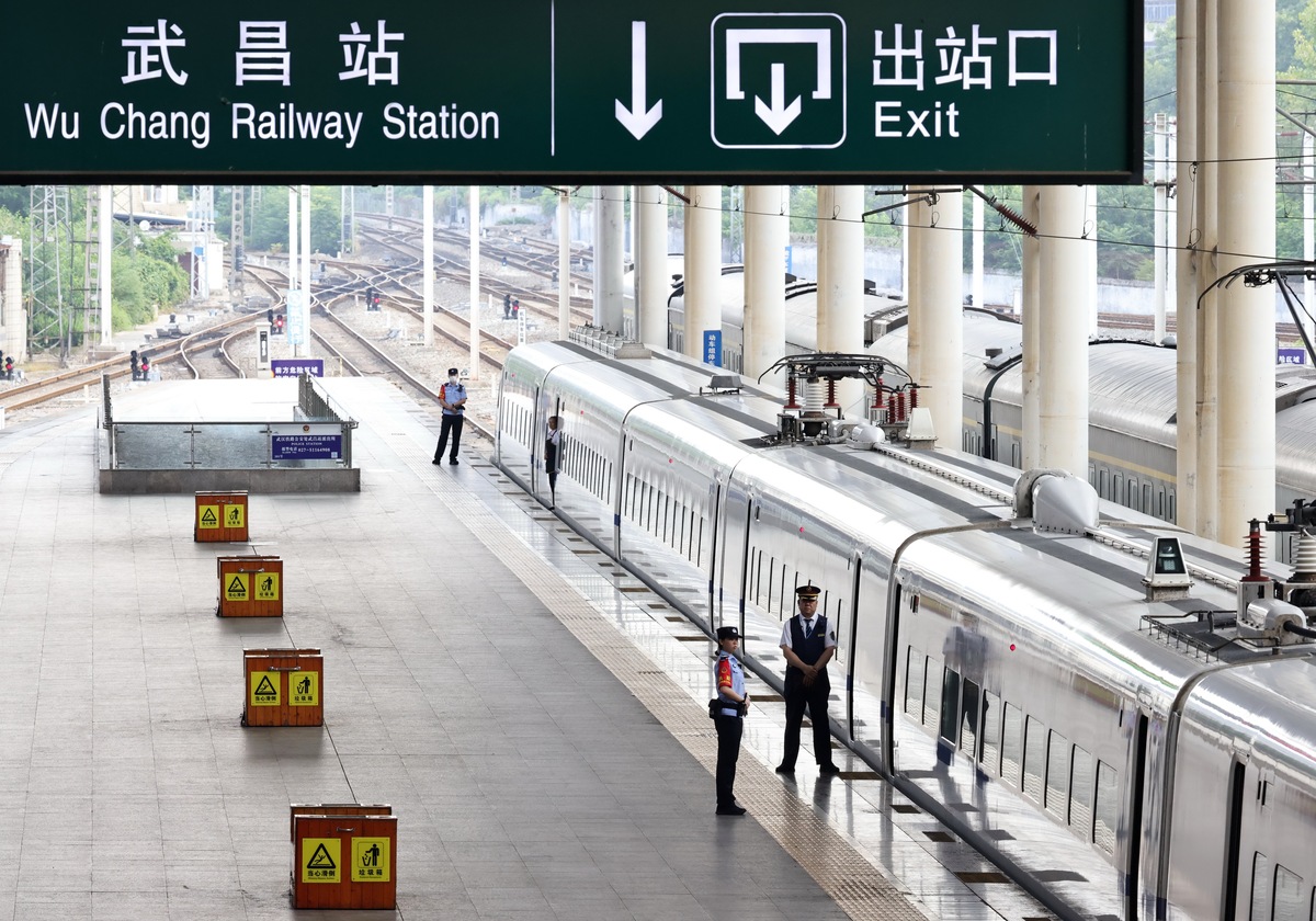 西安站到西安北高铁站换乘指南：地铁2号线直达