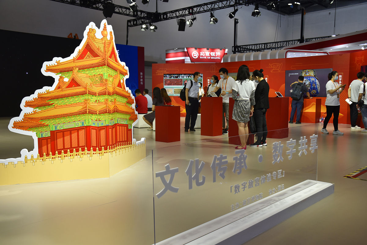 云南经贸外事学校2022年招生简章：中专、五年一贯制大专