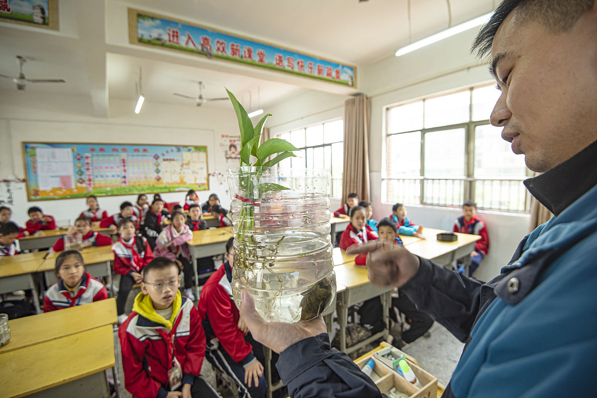 判断：.科学探究只能在实验中进行，学生是学生实验的主体。