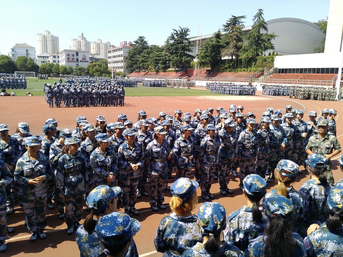 成都卫校入学军训：培养医护人才的必要环节