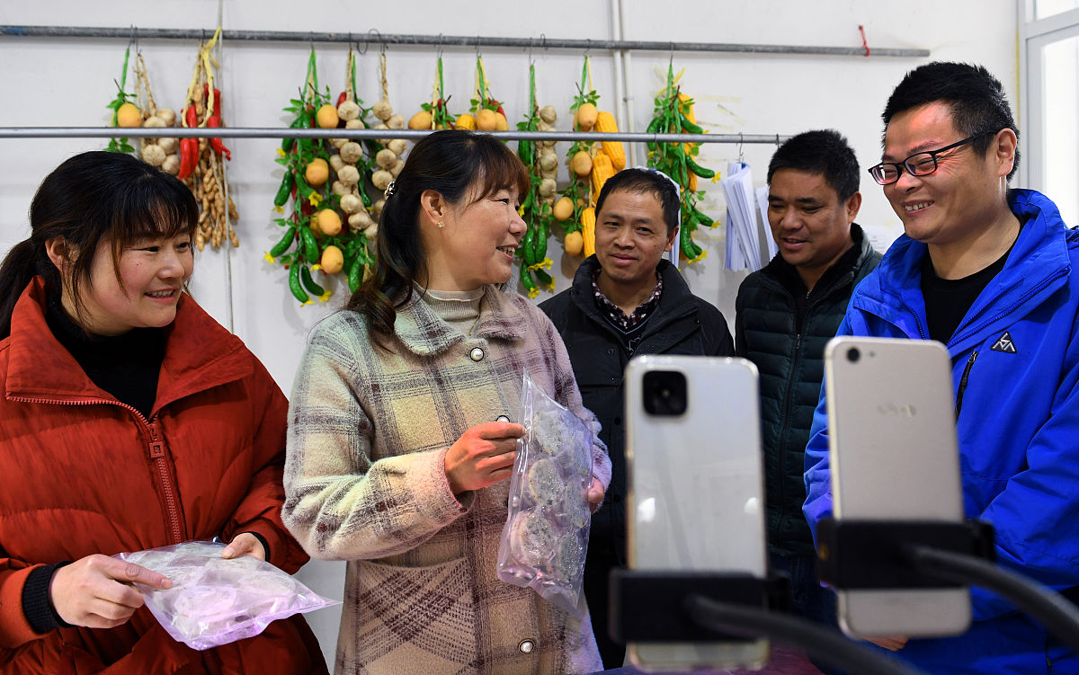 农产品直播电商:机遇、挑战与未来发展 农产品直播电商:机遇、挑战与未来发展