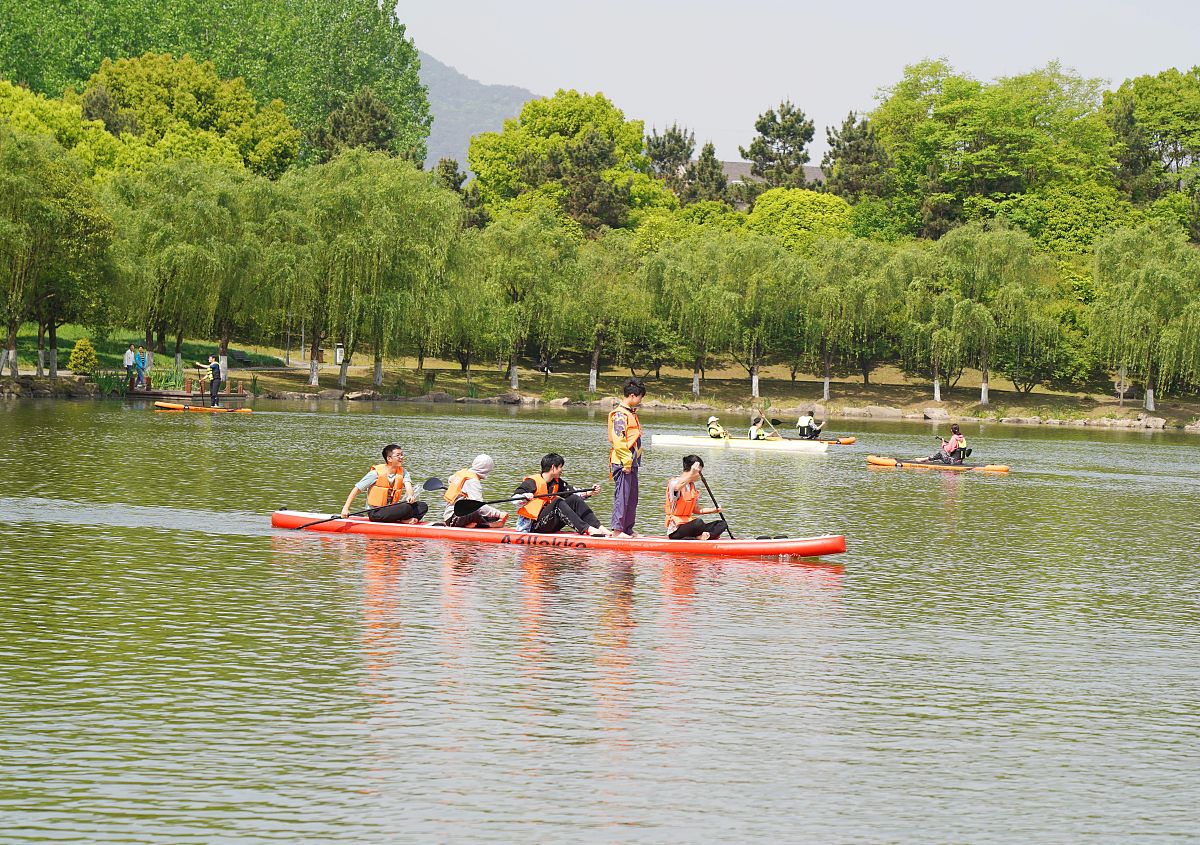 你现在是一个导航网站的编辑人员请为我写一篇北华大学教务系统的相关介绍。