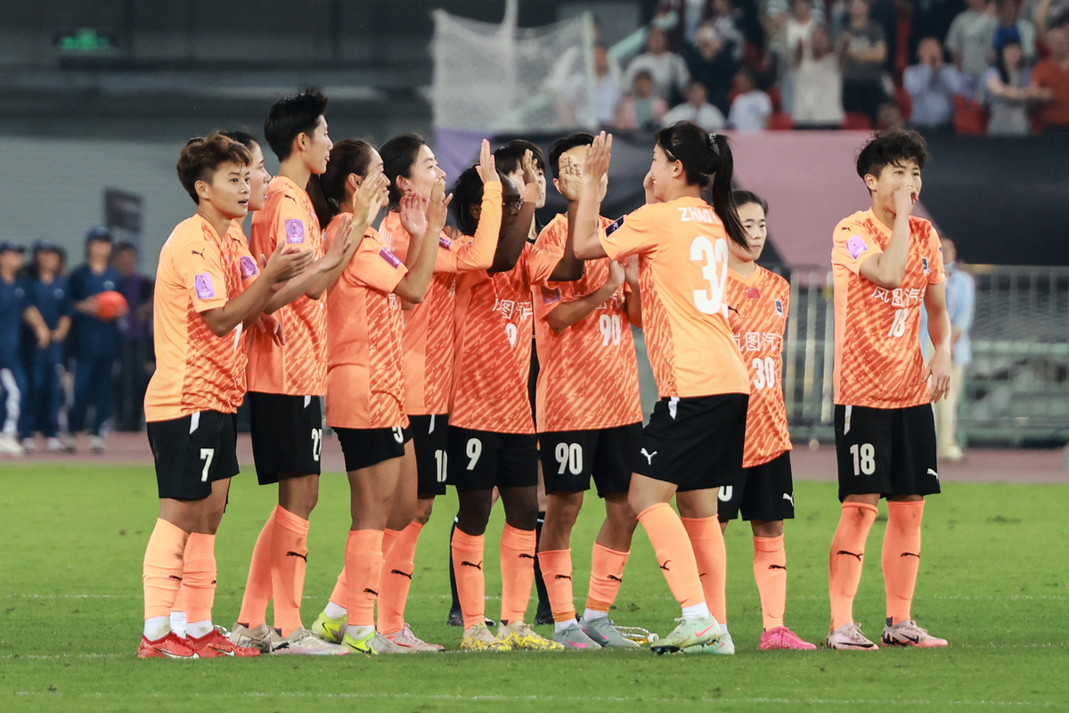 国足友谊赛2:0战胜越南，球员表现评分揭晓！