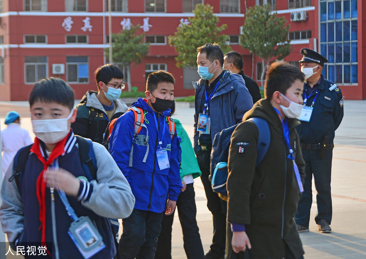 学校如何通知家长准备口罩？