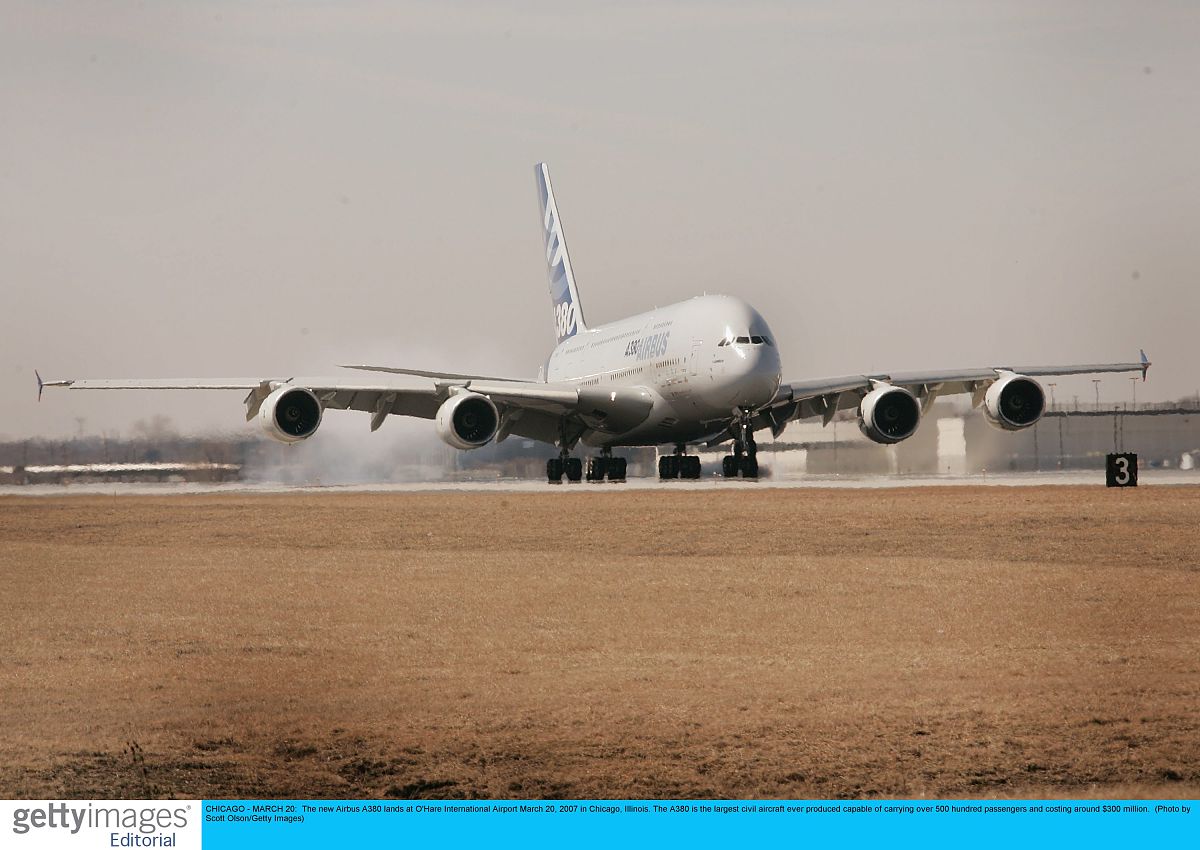 2007年3月20日,美国芝加哥,一架空中客车a380客机降落在奥黑尔国际机