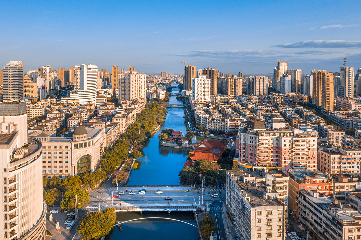 2021年8月3日,浙江温州,瑞安市拱瑞山路拱瑞大桥.