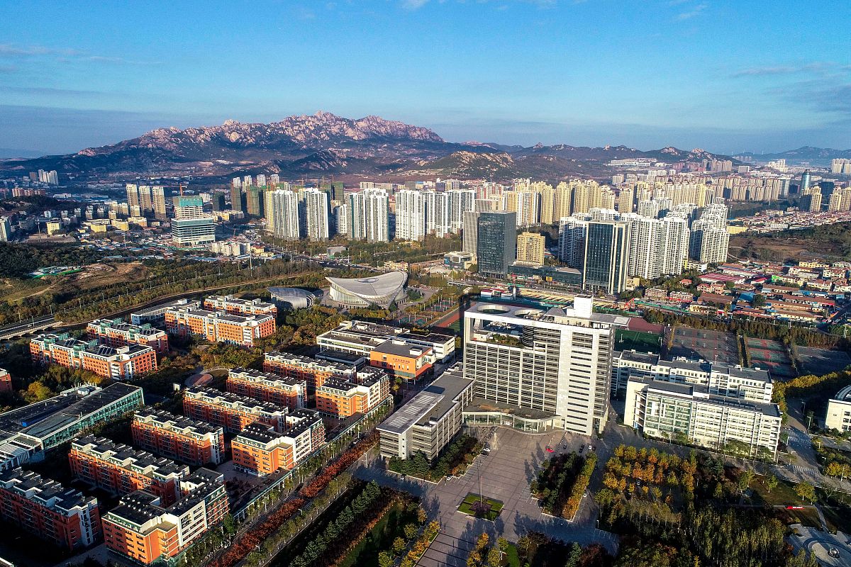 2018年11月3日早晨,青岛西海岸新区的早晨海阔天空,整座新城尽是妖娆,