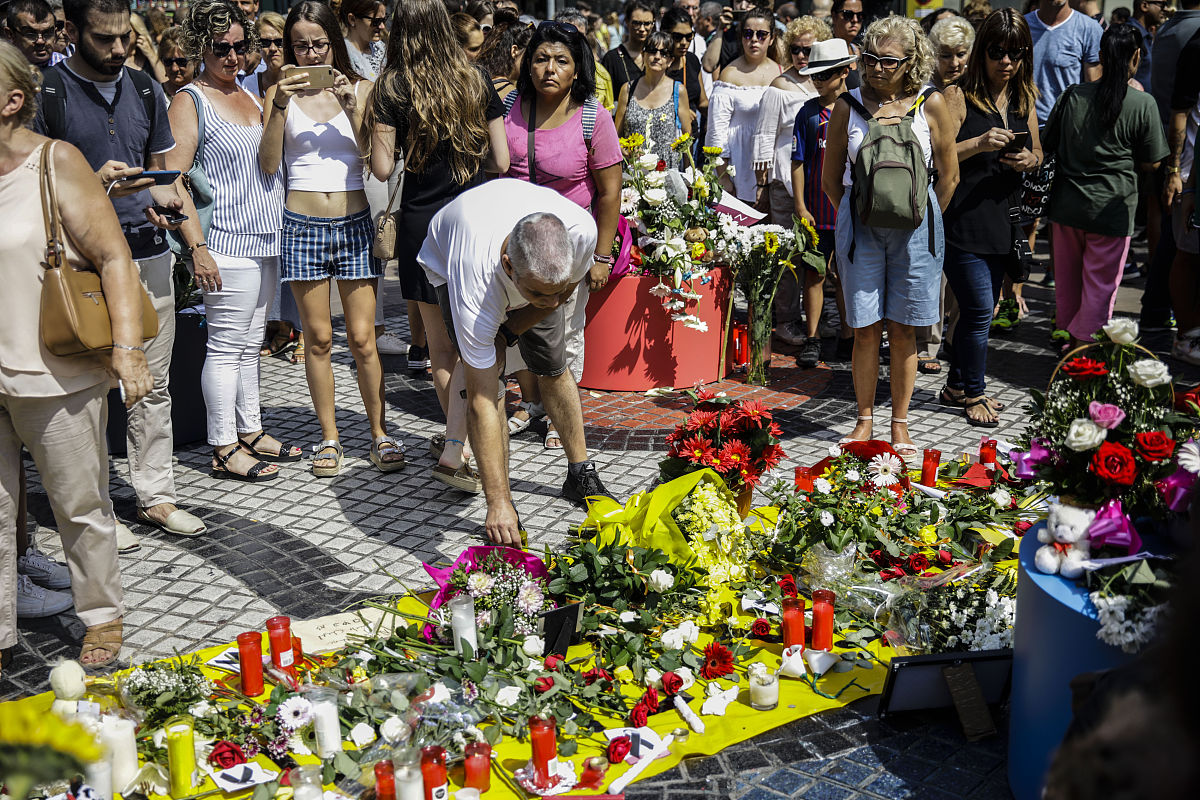 因为我要支付一些突如其来的费用。我的祖母去世了不得不用一些 $$$ 把我的父母送到墨西哥处理葬礼安排等。只要我想做点什么。发生了一些事。我猜是生活的一部分