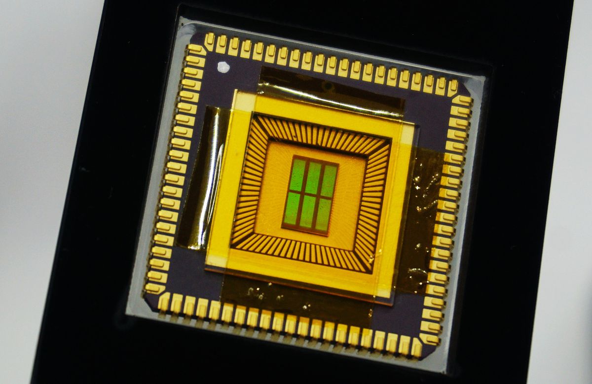 JTAG接口的作用：调试、测试和嵌入式系统应用