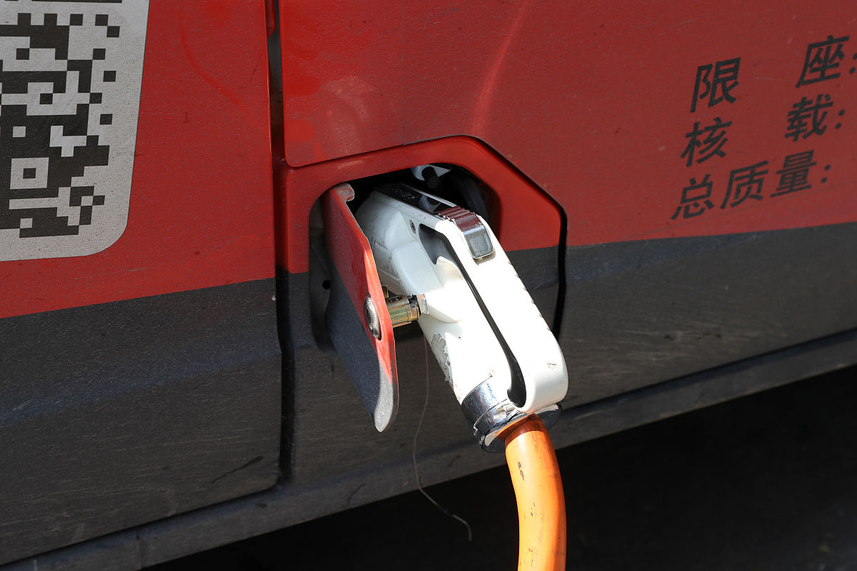 电动汽车快充技术详解：原理、类型及优缺点