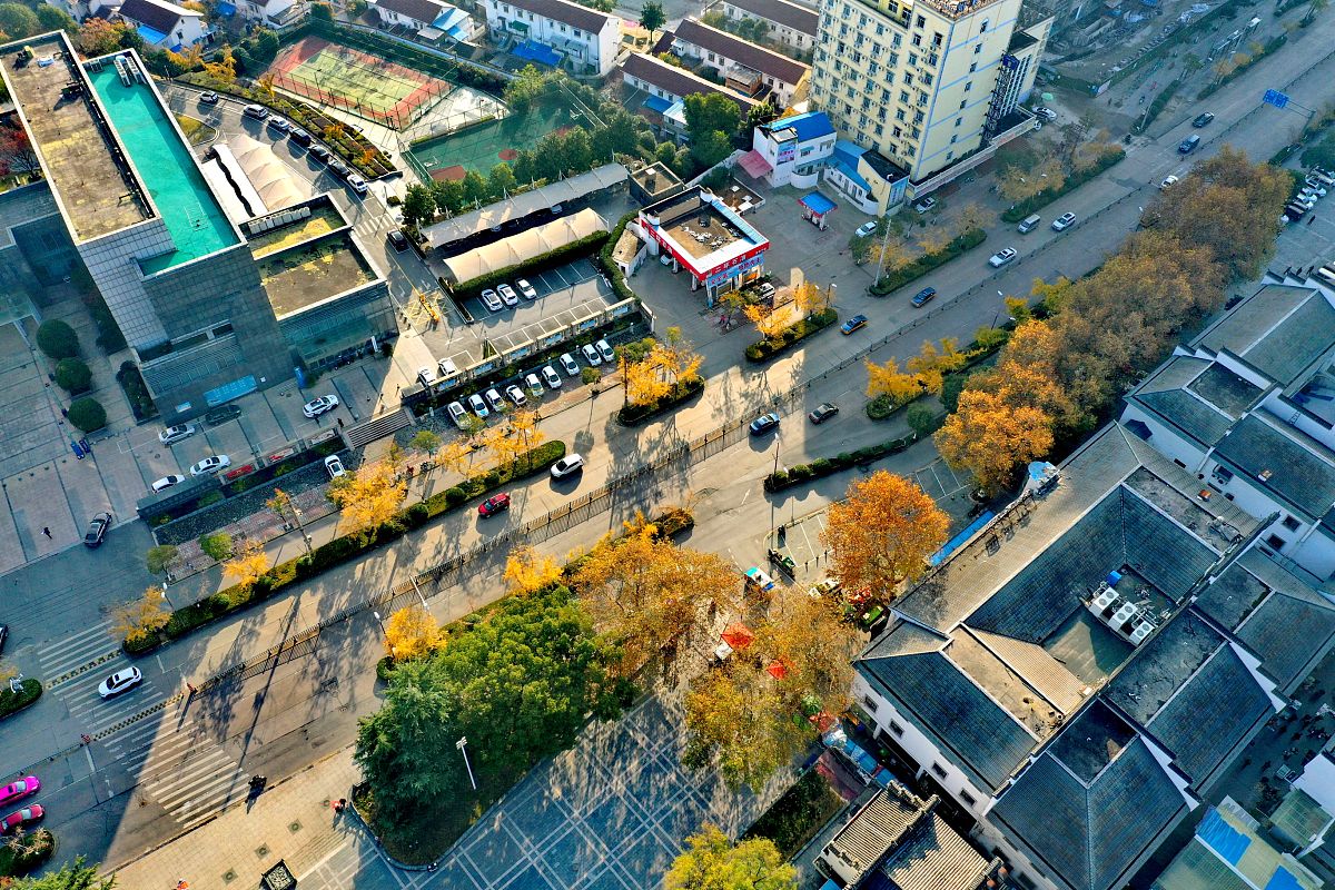 苏州昆山 vs 芜湖镜湖区：哪个更适合孩子成长？