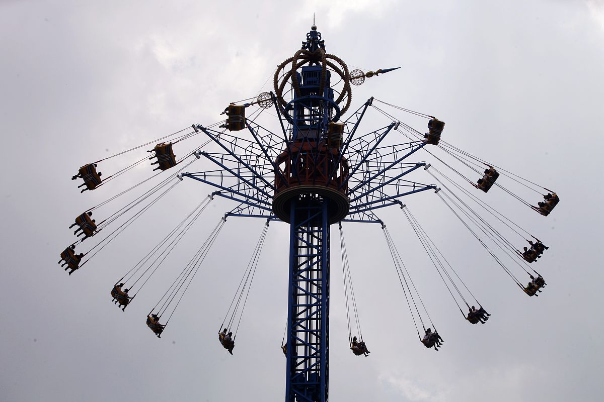 最后那一阵黑色旋风 写一篇300字小学作文