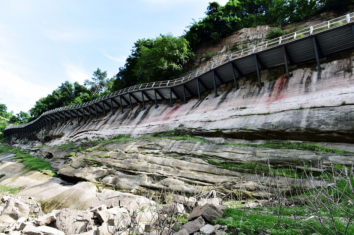 老金的一天为题这一首诗