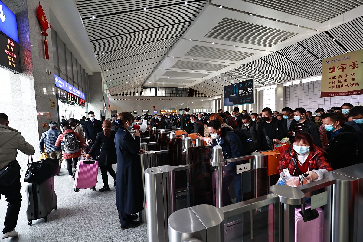 找一份钳工实训报告2000字内容包括实训的规矩注意事项操作过程