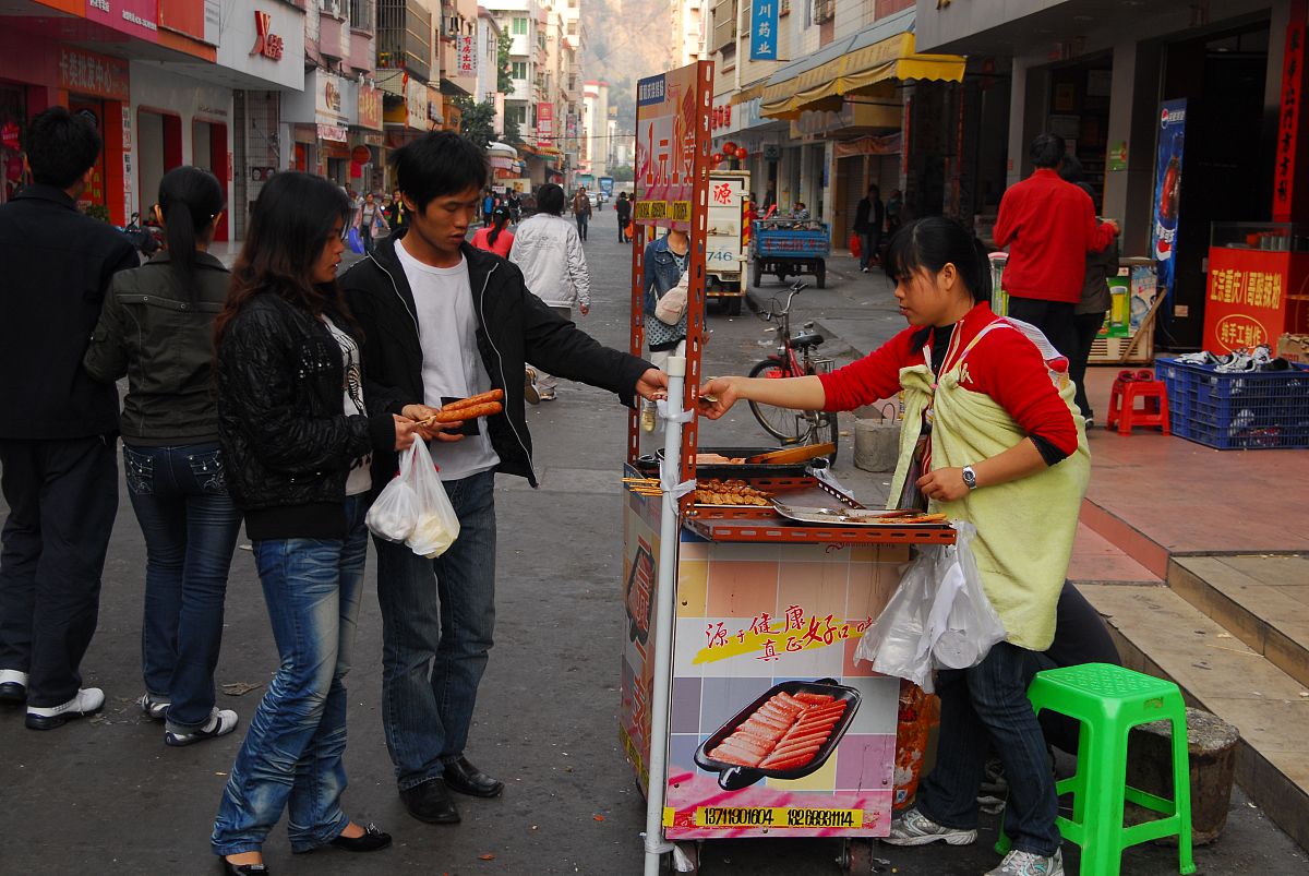 宝塔区中心街路边夜市食品安全状况调查研究