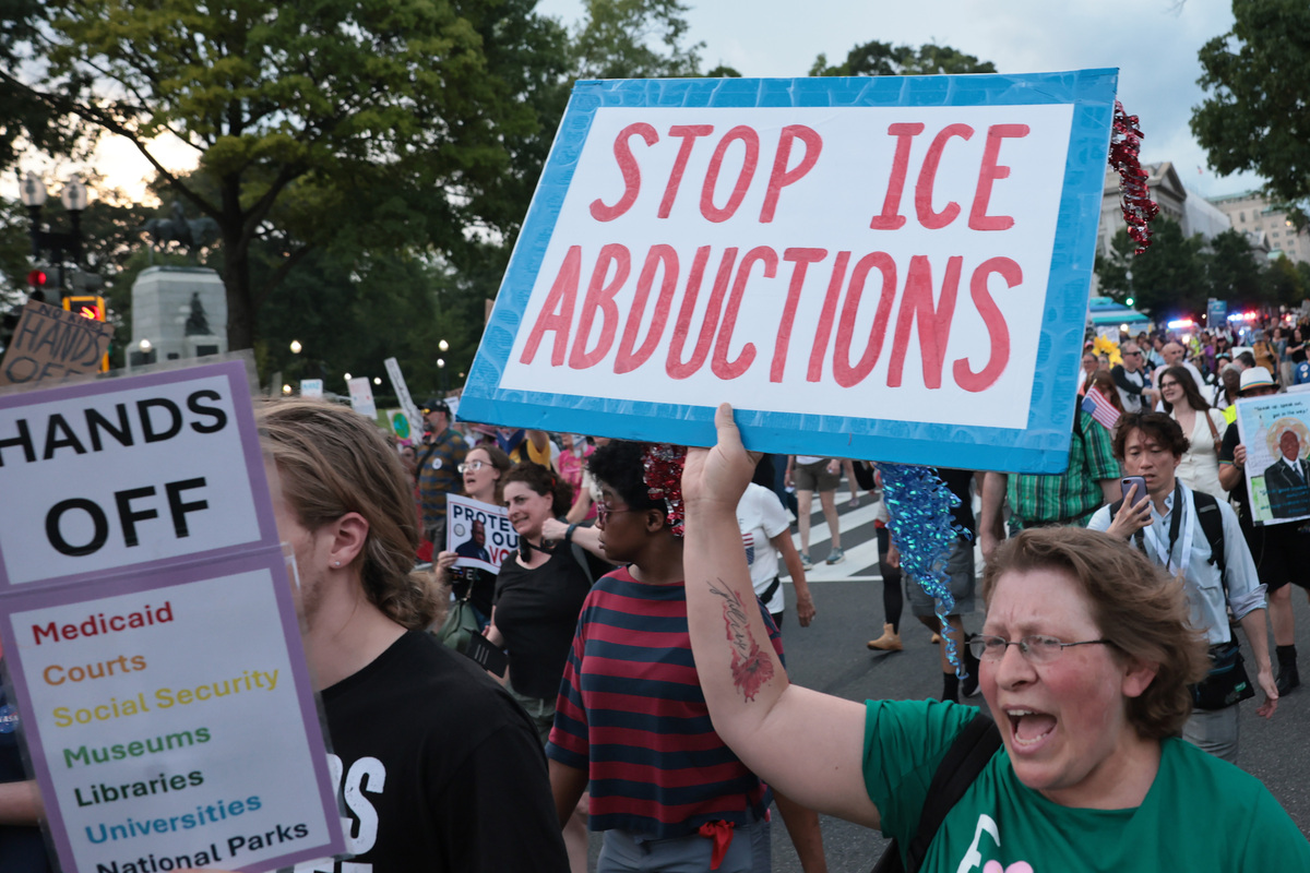 2你认为哪种形式的政府是最好的通过引用相关理论来支持你的论点。用300字英文回答