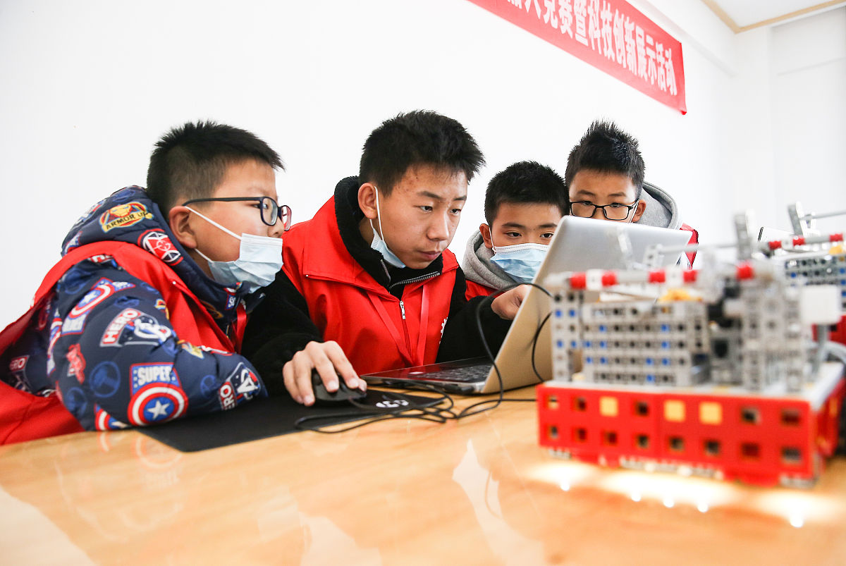 息县人工智能学校无人机应用：优势、招生要求及未来趋势