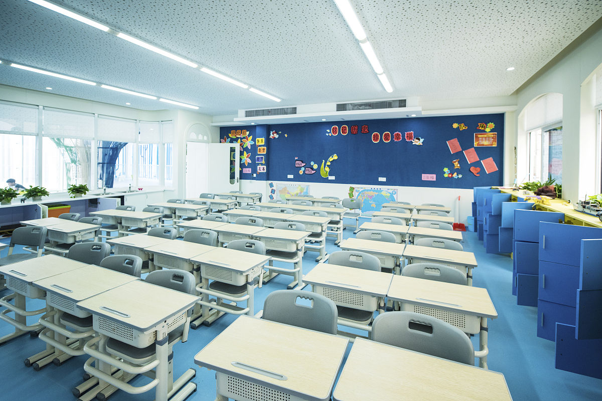 请问数字化背景下教学环境构建与创新需要解决哪些问题？