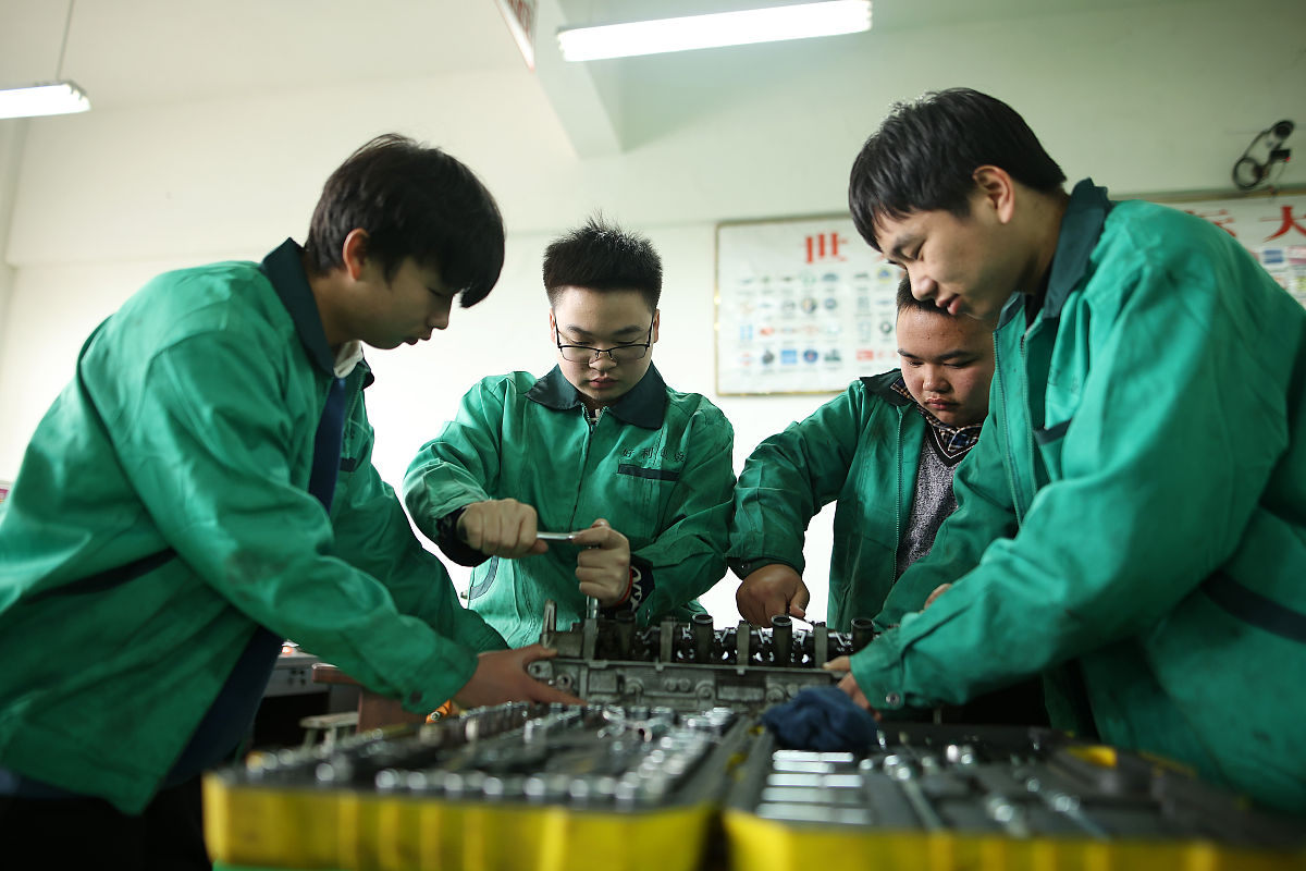 贵阳汽修学校汽车电子技术专业就业前景分析 - 薪资高、机会多