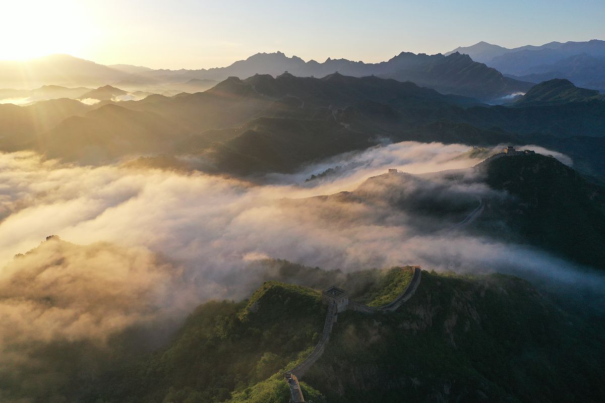 2021年7月2日清晨,受前一天降雨天气影响,河北省承德市滦平县金山岭长