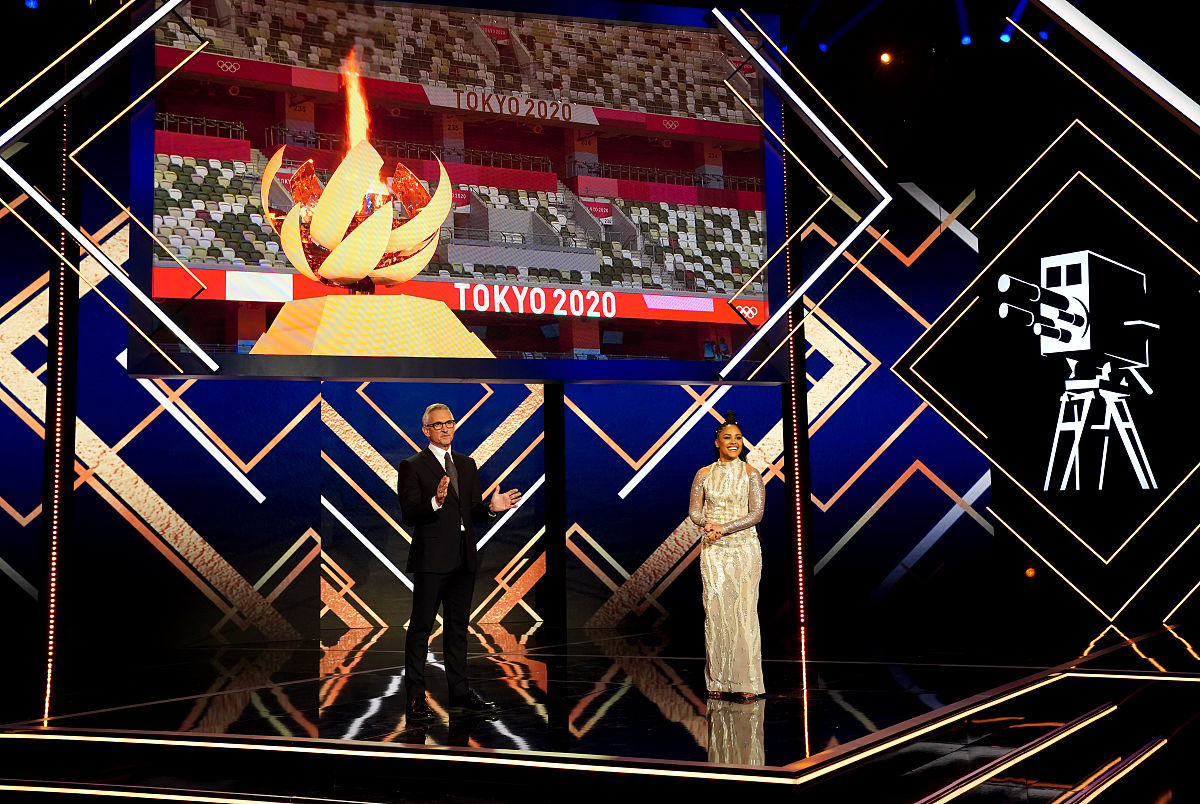 2021年12月19日,英国,2021bbc年度体育人物颁奖典礼举行.presenters g