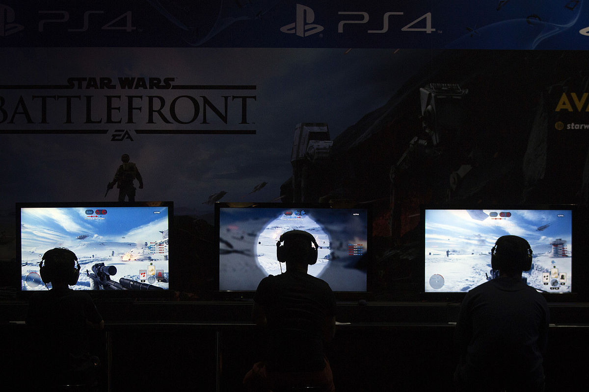 活动主题：每月21日发布线上数字展可以是视频VR形式看客户预算内容：每个月做不同genre的电影动画游戏为内容的视频分享科幻动画灾难恐怖记录剧情歌舞游戏类目内置杜比音频视频技术在视频播放的恰当时刻适时指出使用的技术类型杜比中国的Logo贯穿所有视频。其中以游戏为主题的线上展可以加入互动交互元素比如用户以玩家的视角进入游戏完成游戏内置任务。该举措意在展示杜比技术在各媒体形式中的应用。参与方式：低门槛