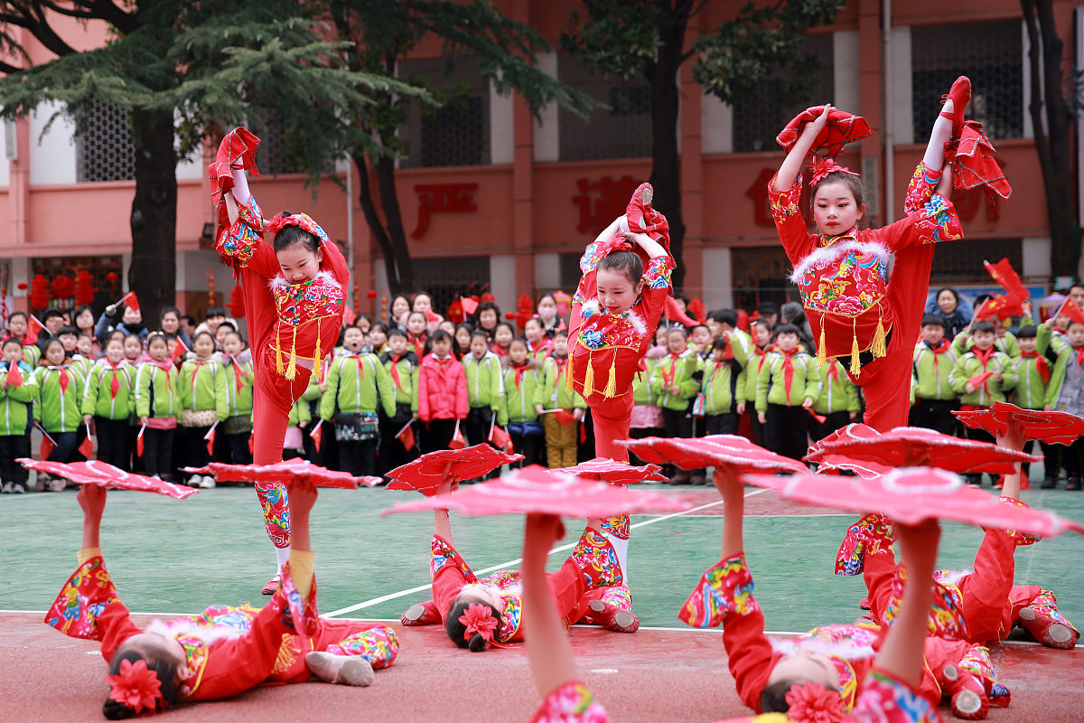重庆市秀山职教中心花灯舞蹈表演专业