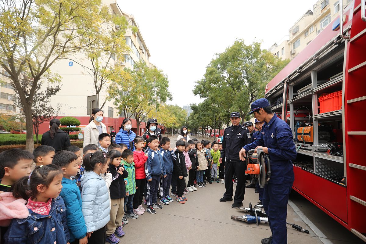 小学六年级消防安全作文：让生活更安心