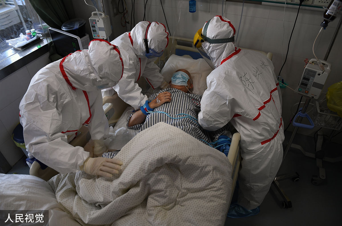 课后作业■导入案例与思考：患者男性28岁建筑工人。今日在工地作业劳累后出现咳嗽、咳痰昨日发现痰中带血遂来院诊治。■问题：1什么是咯血？2该患者住院期间突发大咯血？如何为患者进行抢救及护理？3抢救病人时正好到了我下班的时间我应该怎么做？