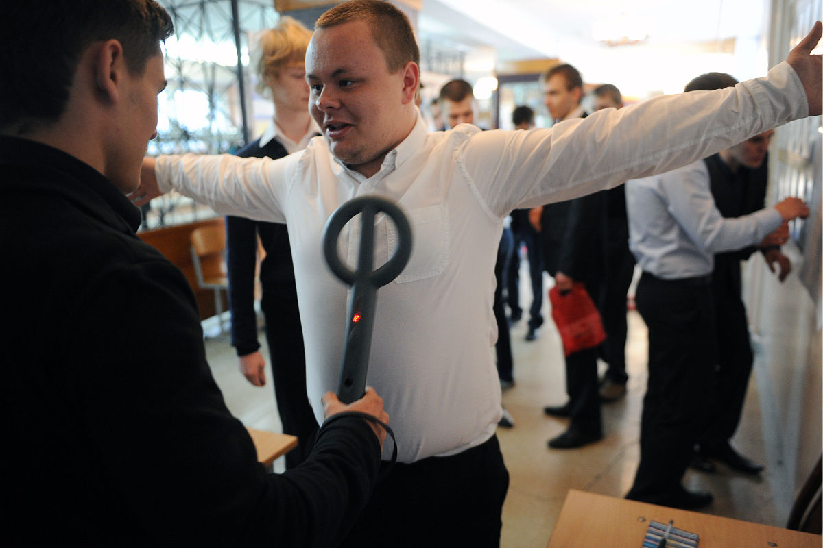 当地时间2014年5月29日,俄罗斯vladivostok,俄罗斯学生参加国家统一考