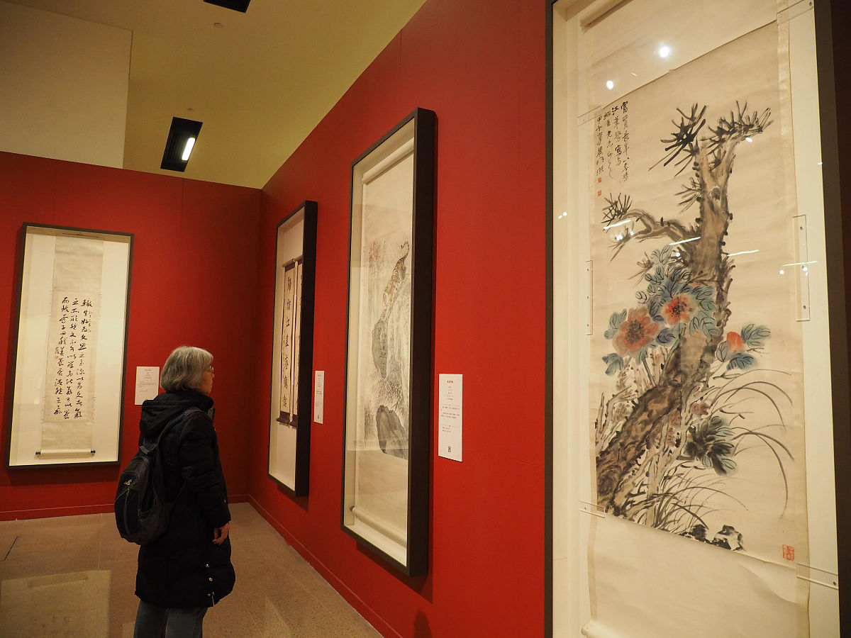 红色艺术画廊设计方案：高级感与科技感融合