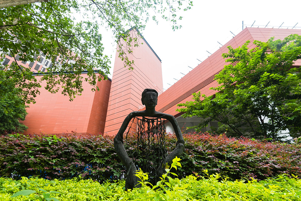 重庆交通职业学院高等级公路维护与管理专业：课程设置、优势和就业前景