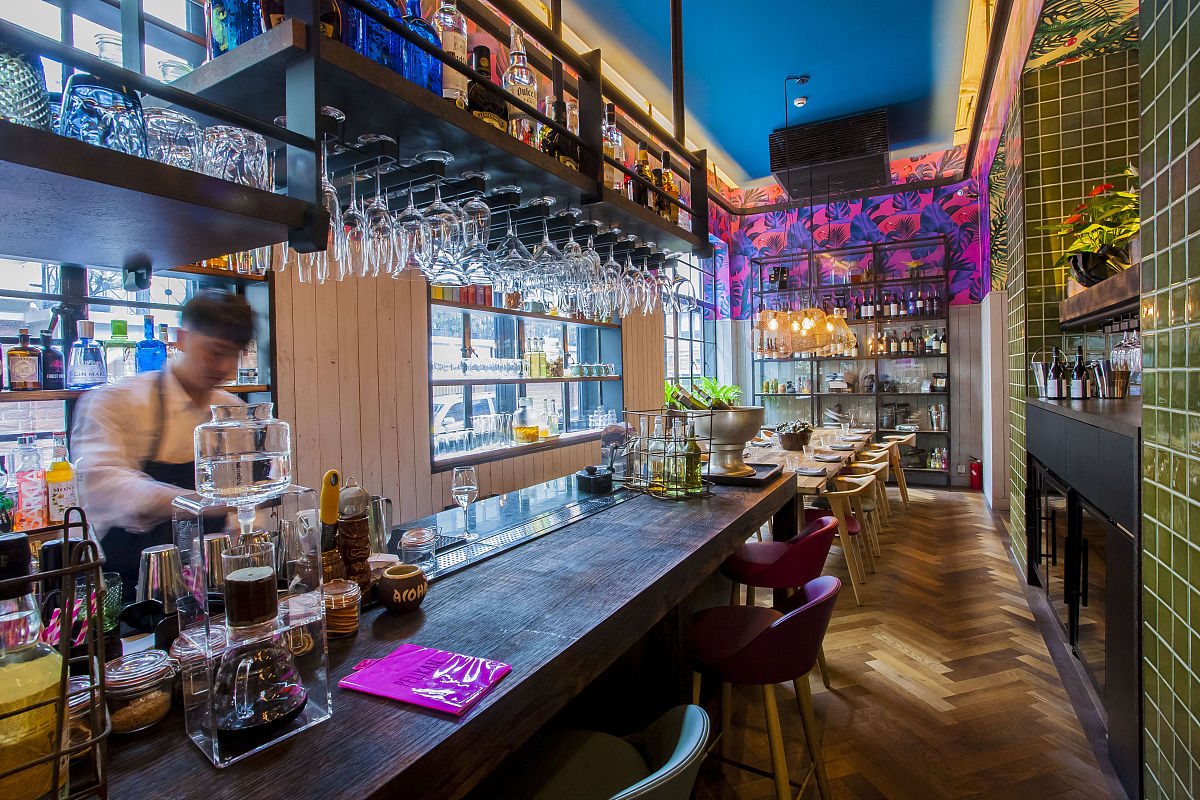 写一个精酿餐酒馆的10秒口播文案