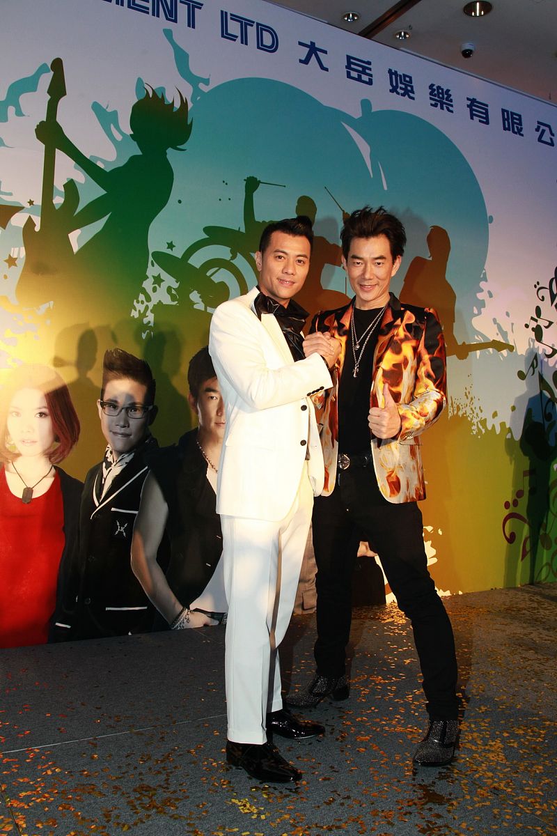 2013年2月1日,香港,大岳娱乐10周年晚宴.任贤齐 梁汉文+++_+++晚宴